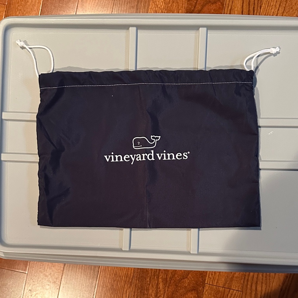Vineyard Vines Navy and White Logo Drawstring dust Pouch